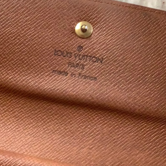 Authentic Louis Vuitton wallet - Picture 4 of 16